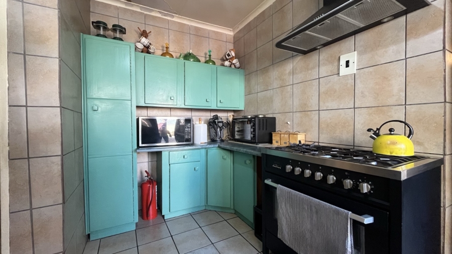 3 Bedroom Property for Sale in Brackendowns Gauteng