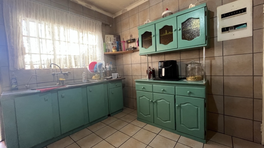3 Bedroom Property for Sale in Brackendowns Gauteng