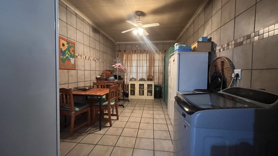 3 Bedroom Property for Sale in Brackendowns Gauteng