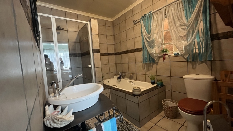 3 Bedroom Property for Sale in Brackendowns Gauteng