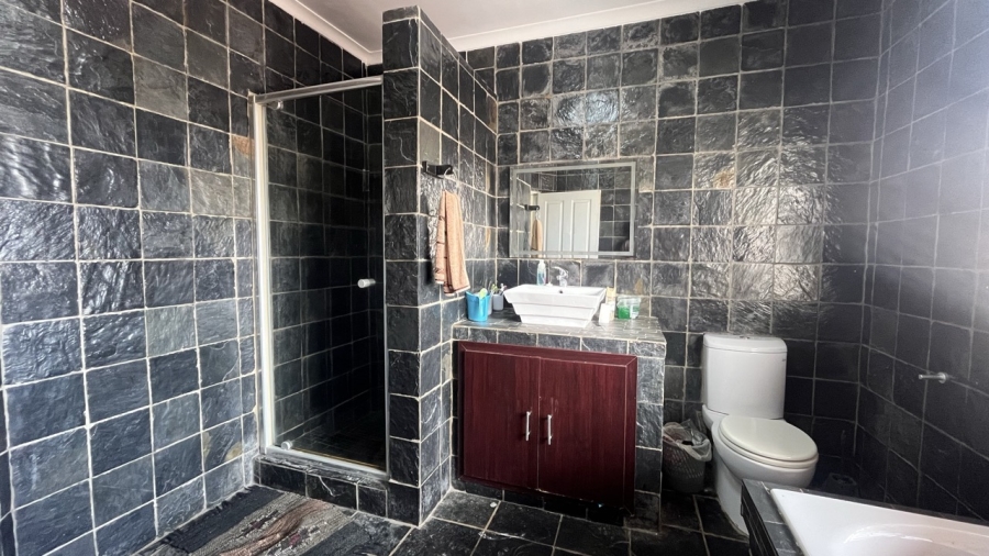 3 Bedroom Property for Sale in Brackendowns Gauteng