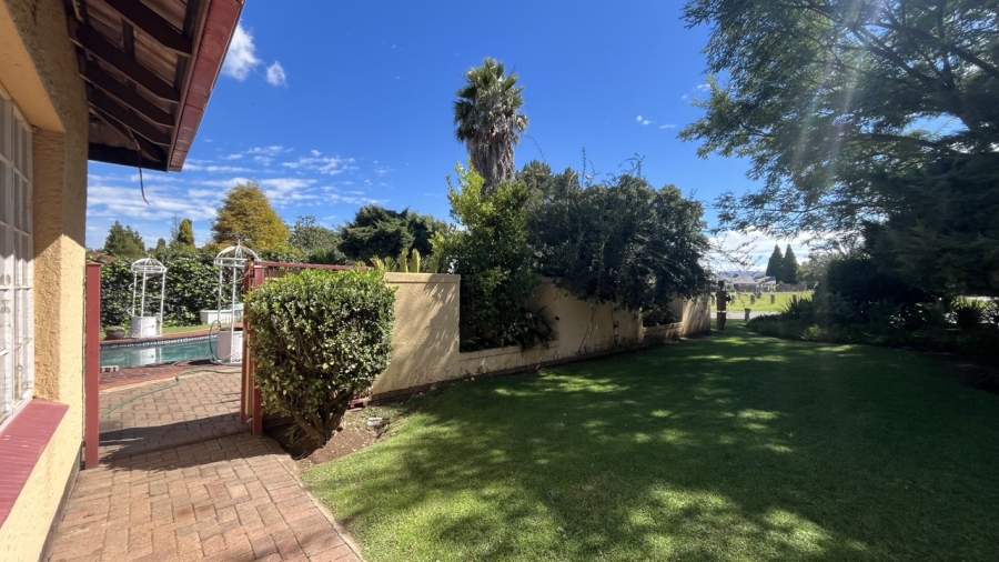 3 Bedroom Property for Sale in Brackendowns Gauteng