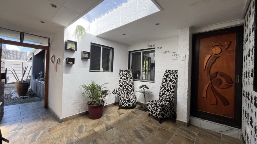 4 Bedroom Property for Sale in Brackendowns Gauteng