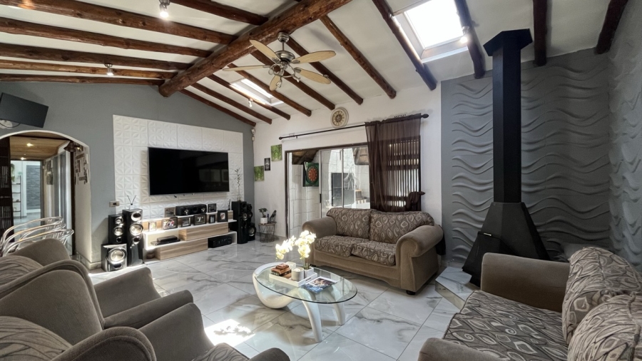 4 Bedroom Property for Sale in Brackendowns Gauteng