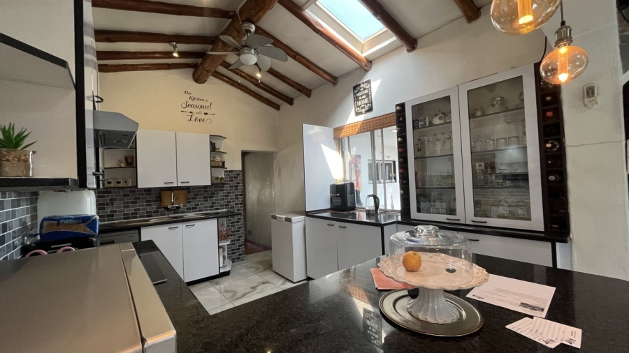 4 Bedroom Property for Sale in Brackendowns Gauteng