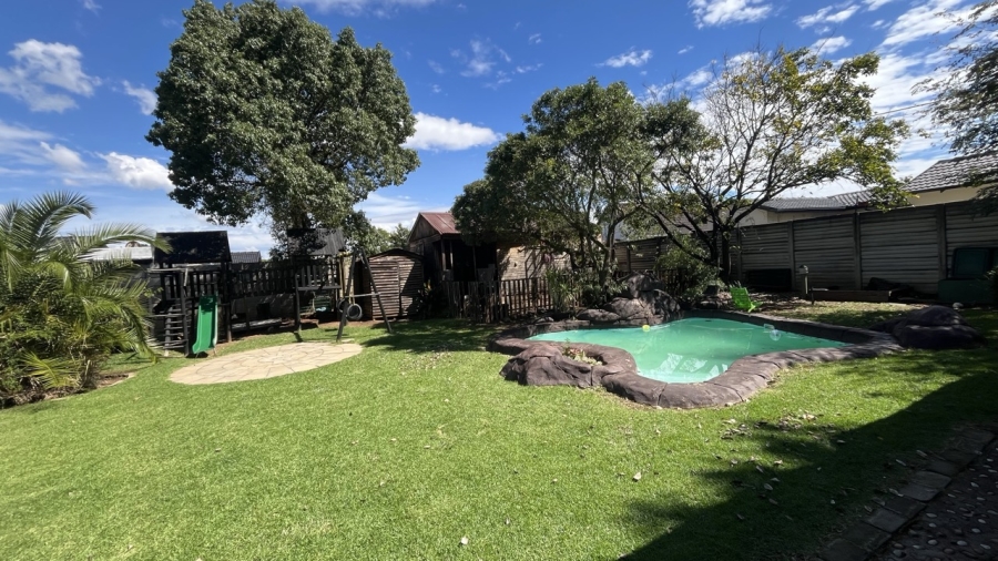 4 Bedroom Property for Sale in Brackendowns Gauteng