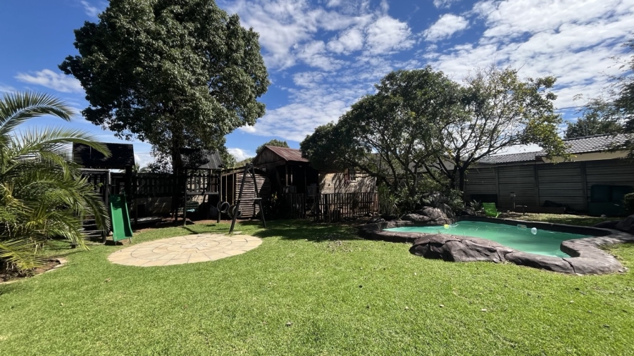 4 Bedroom Property for Sale in Brackendowns Gauteng