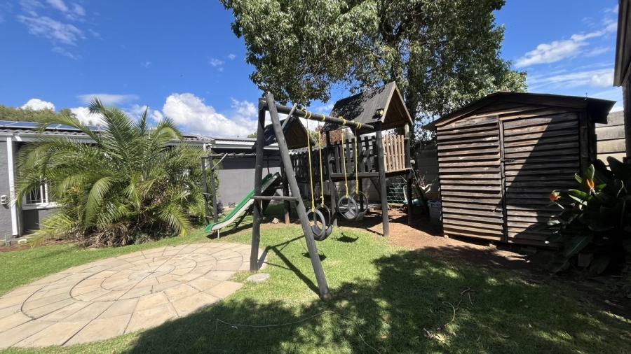 4 Bedroom Property for Sale in Brackendowns Gauteng