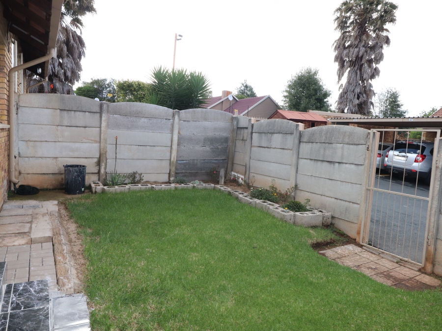 2 Bedroom Property for Sale in Birch Acres Gauteng