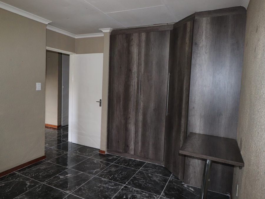 2 Bedroom Property for Sale in Birch Acres Gauteng