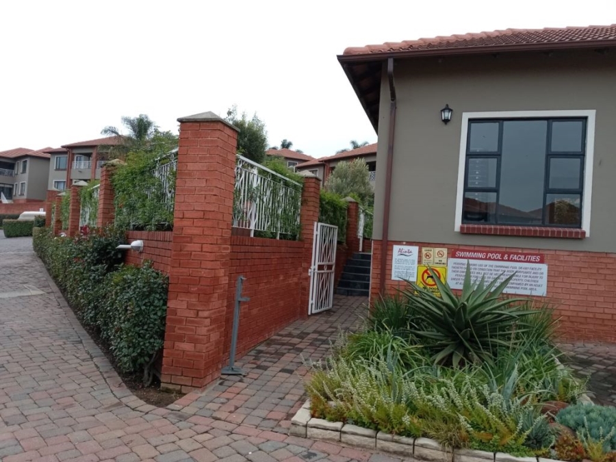 2 Bedroom Property for Sale in Glenvista Gauteng