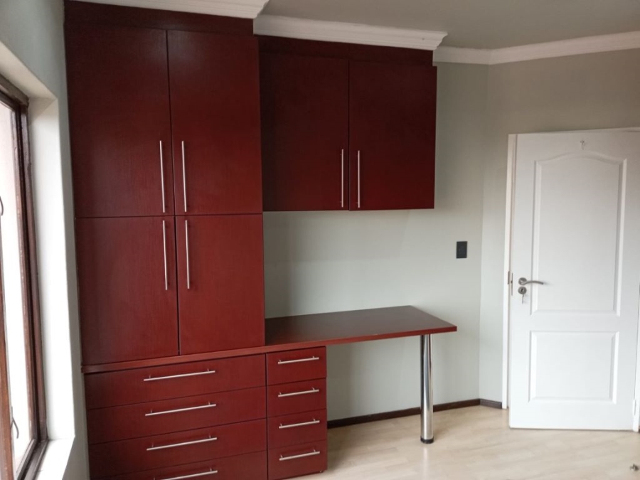 2 Bedroom Property for Sale in Glenvista Gauteng