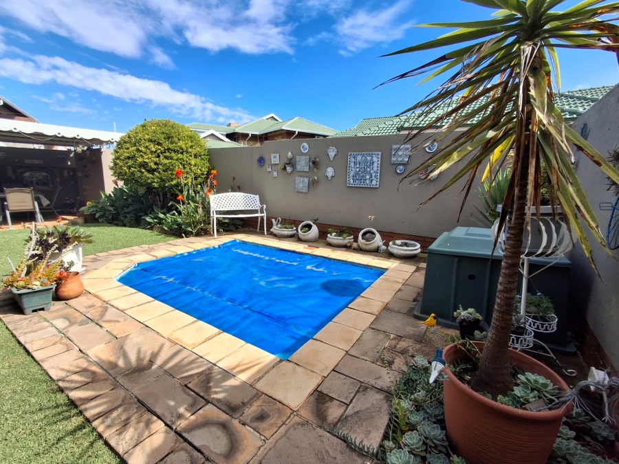 3 Bedroom Property for Sale in Kenleaf Gauteng
