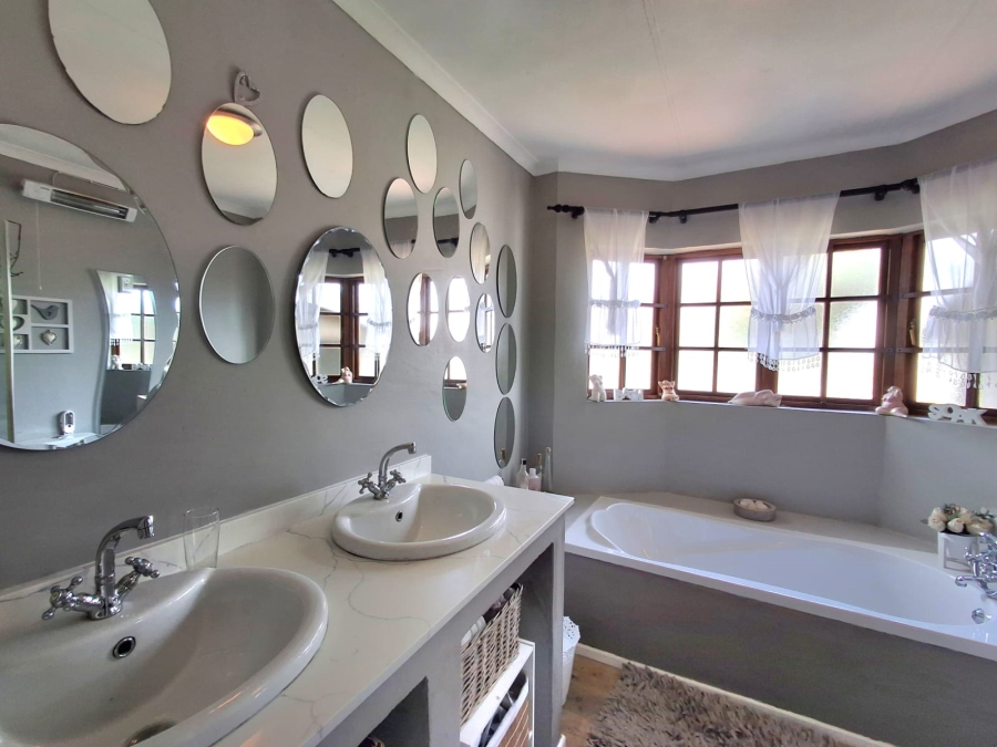 3 Bedroom Property for Sale in Kenleaf Gauteng