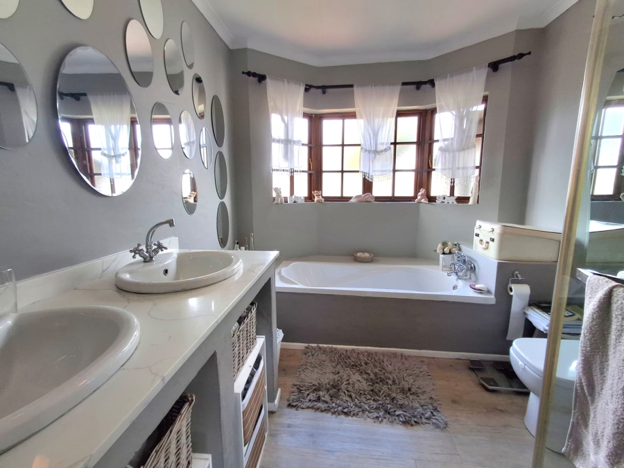 3 Bedroom Property for Sale in Kenleaf Gauteng
