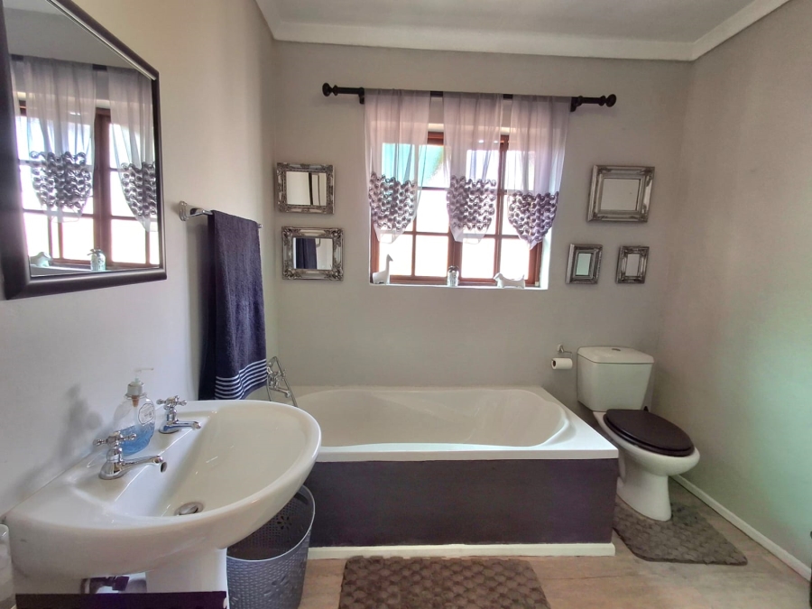 3 Bedroom Property for Sale in Kenleaf Gauteng