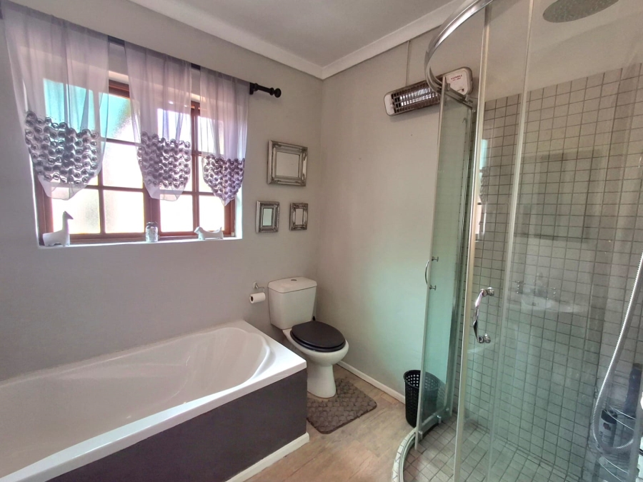 3 Bedroom Property for Sale in Kenleaf Gauteng