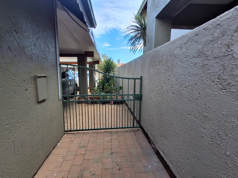 3 Bedroom Property for Sale in Kenleaf Gauteng