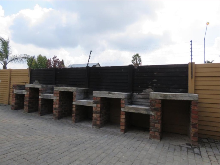 2 Bedroom Property for Sale in Moreleta Park Gauteng