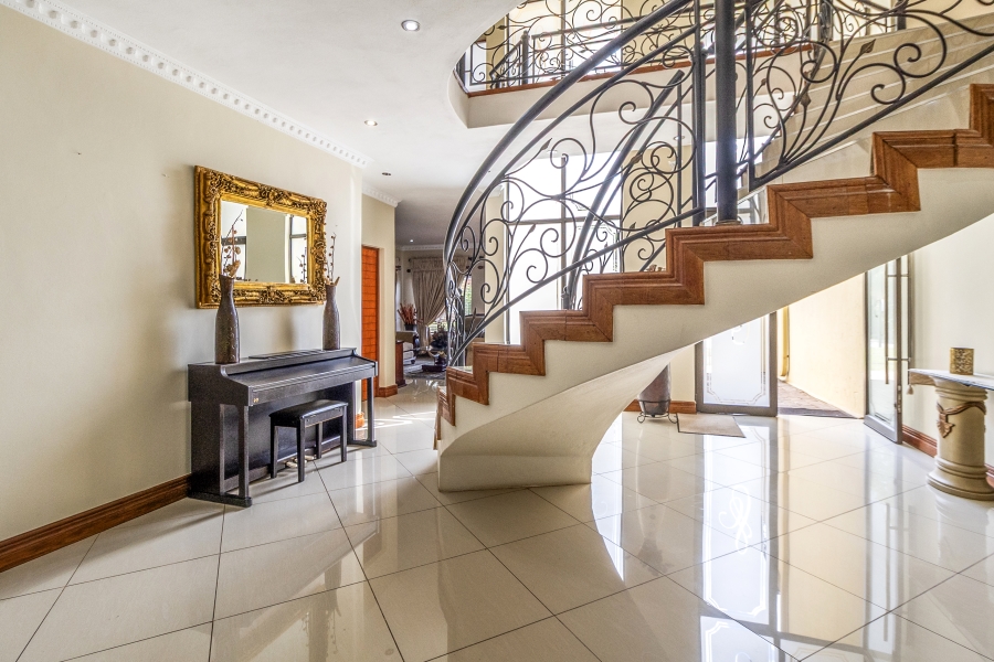 5 Bedroom Property for Sale in Willow Acres Gauteng