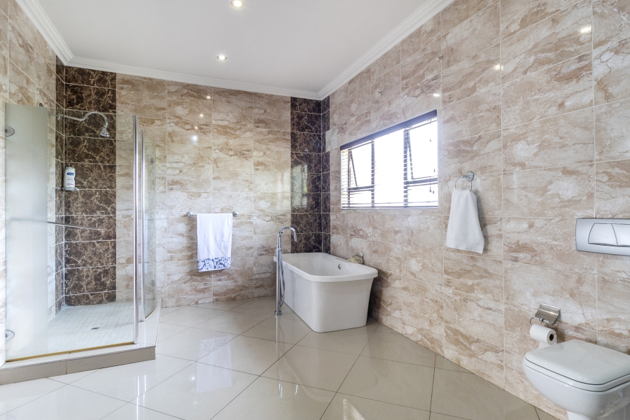 5 Bedroom Property for Sale in Willow Acres Gauteng