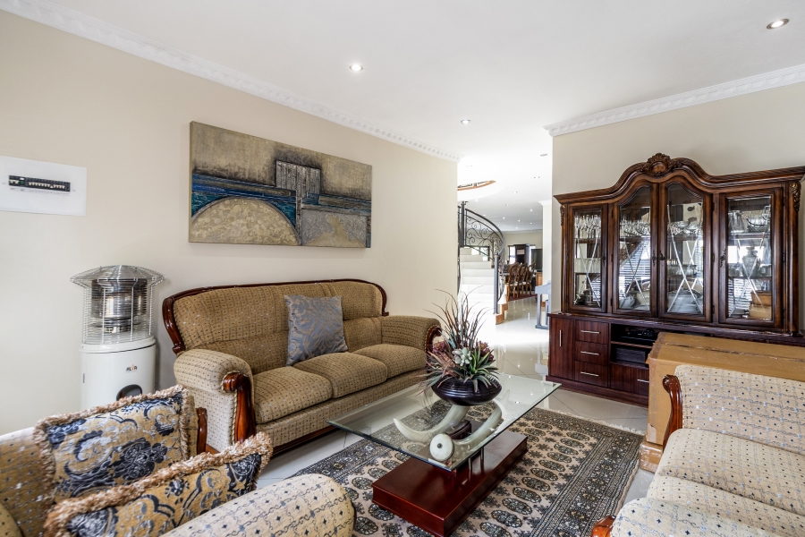 5 Bedroom Property for Sale in Willow Acres Gauteng