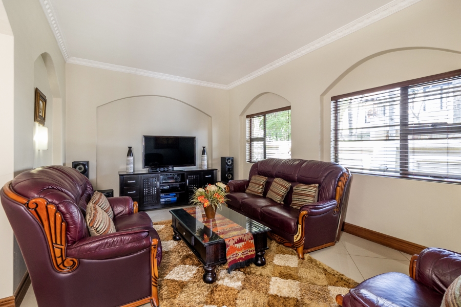5 Bedroom Property for Sale in Willow Acres Gauteng