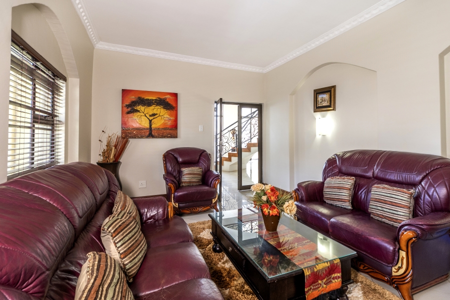 5 Bedroom Property for Sale in Willow Acres Gauteng