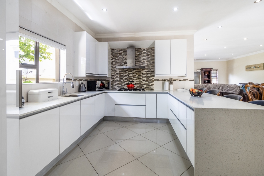 5 Bedroom Property for Sale in Willow Acres Gauteng