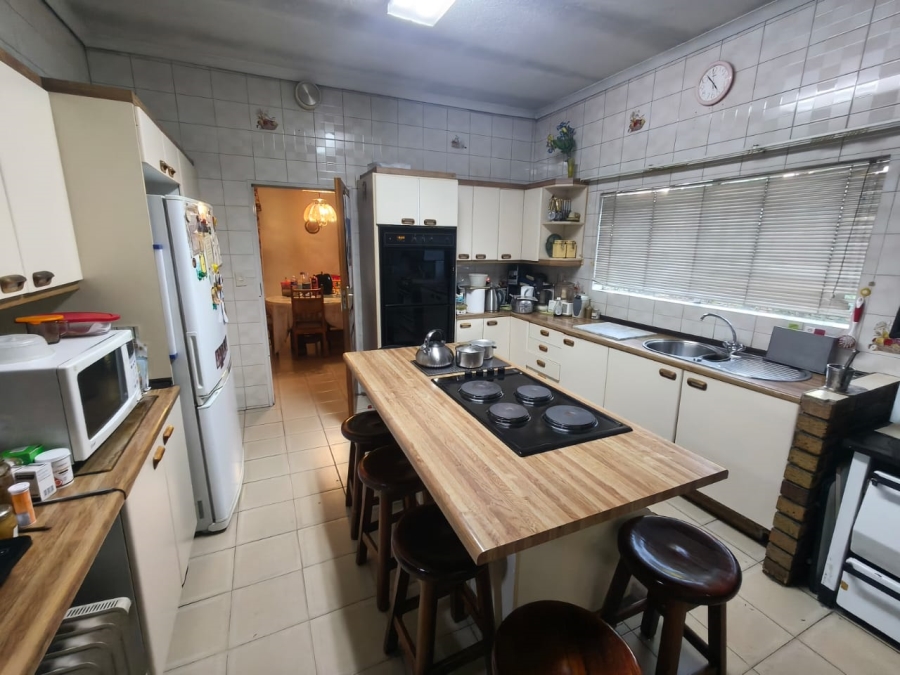 6 Bedroom Property for Sale in Marlboro Gardens Gauteng
