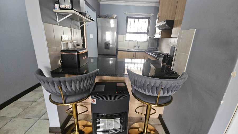 2 Bedroom Property for Sale in Grand Central Gauteng