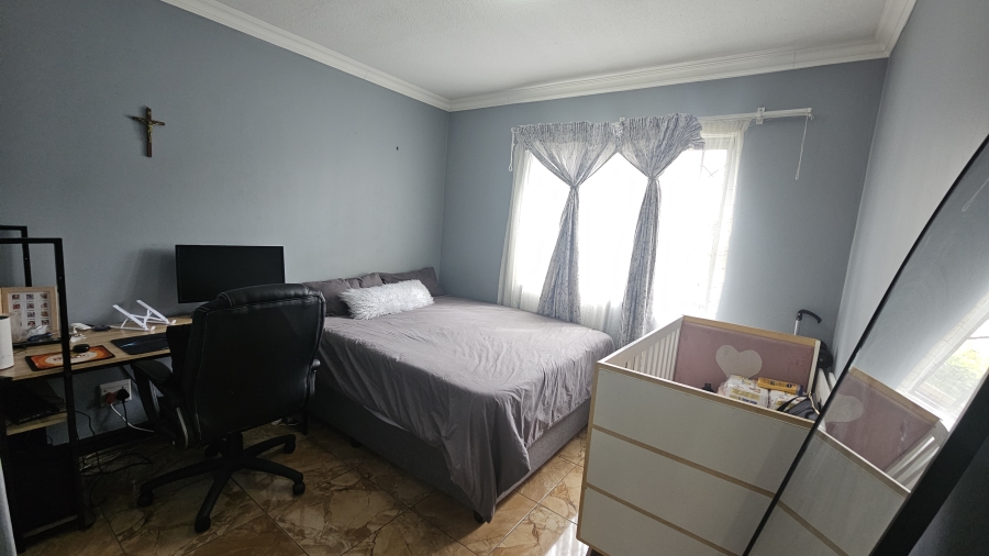 2 Bedroom Property for Sale in Grand Central Gauteng