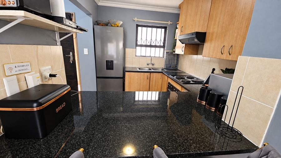 2 Bedroom Property for Sale in Grand Central Gauteng