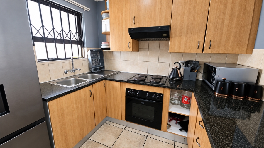 2 Bedroom Property for Sale in Grand Central Gauteng