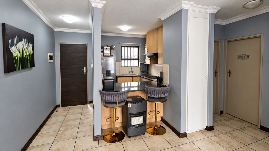 2 Bedroom Property for Sale in Grand Central Gauteng