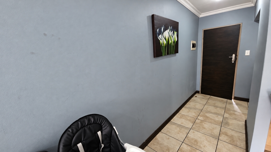 2 Bedroom Property for Sale in Grand Central Gauteng