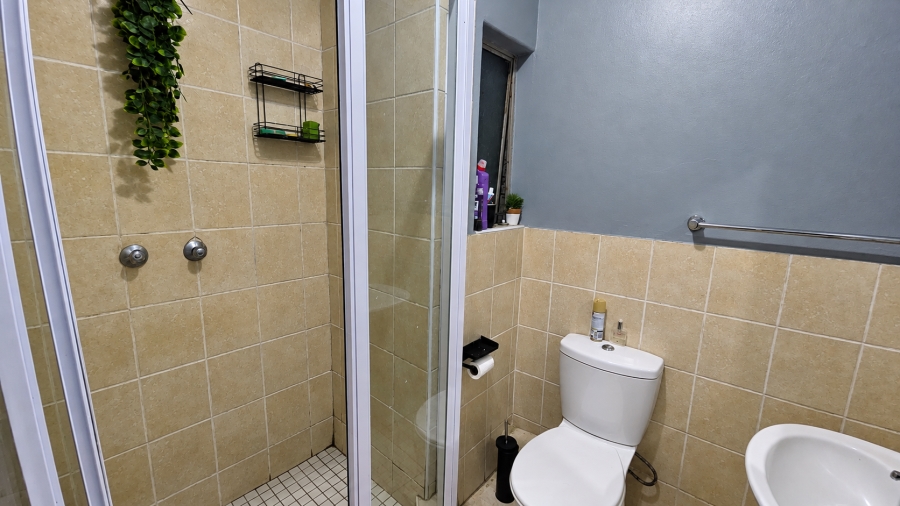 2 Bedroom Property for Sale in Grand Central Gauteng