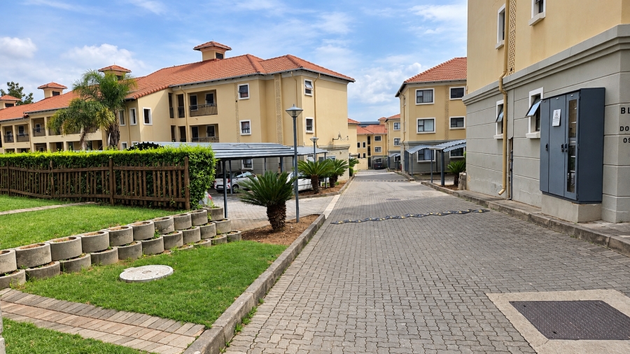 2 Bedroom Property for Sale in Grand Central Gauteng