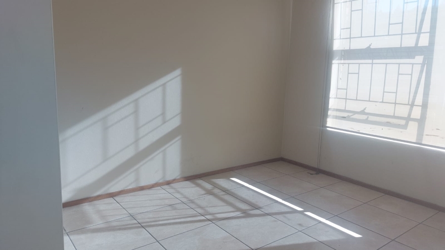 2 Bedroom Property for Sale in Roodekrans Gauteng