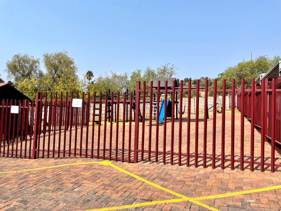 2 Bedroom Property for Sale in Roodekrans Gauteng