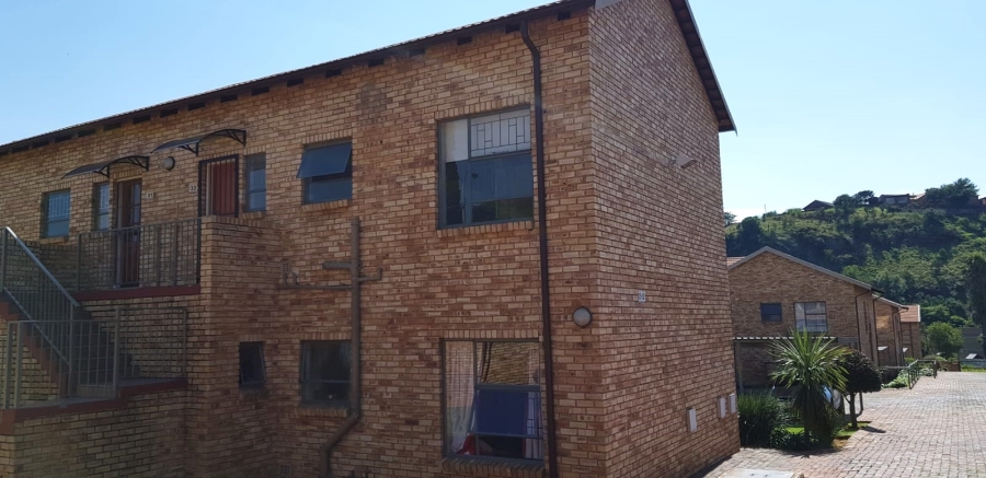 2 Bedroom Property for Sale in Roodekrans Gauteng