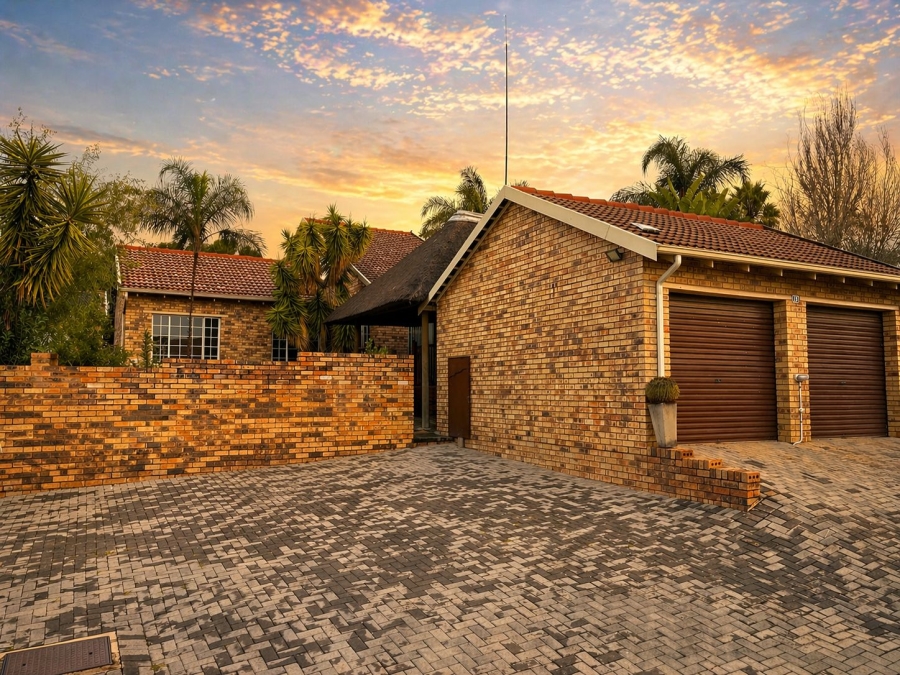 3 Bedroom Property for Sale in Radiokop Gauteng