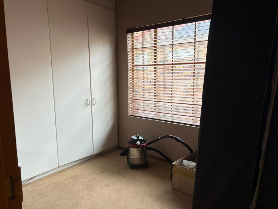 3 Bedroom Property for Sale in Radiokop Gauteng