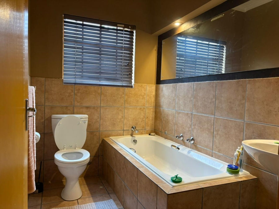 3 Bedroom Property for Sale in Radiokop Gauteng