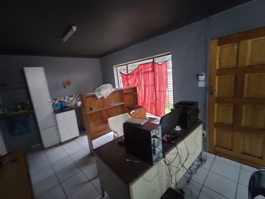 9 Bedroom Property for Sale in Pretoria North Gauteng