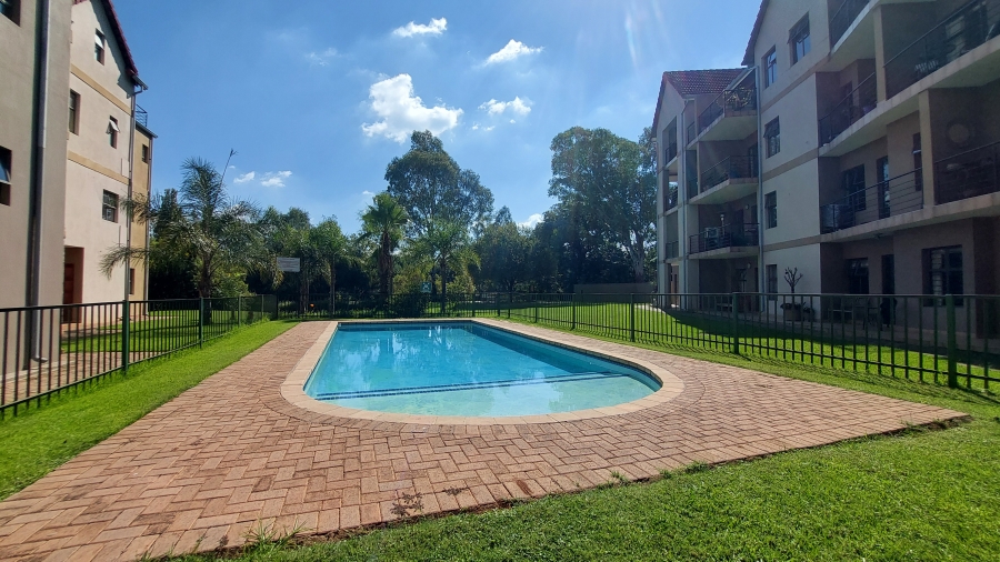 1 Bedroom Property for Sale in Zwartkop Golf Estate Gauteng