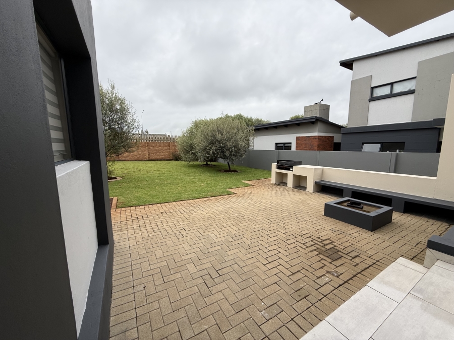 3 Bedroom Property for Sale in Midstream Estate Gauteng