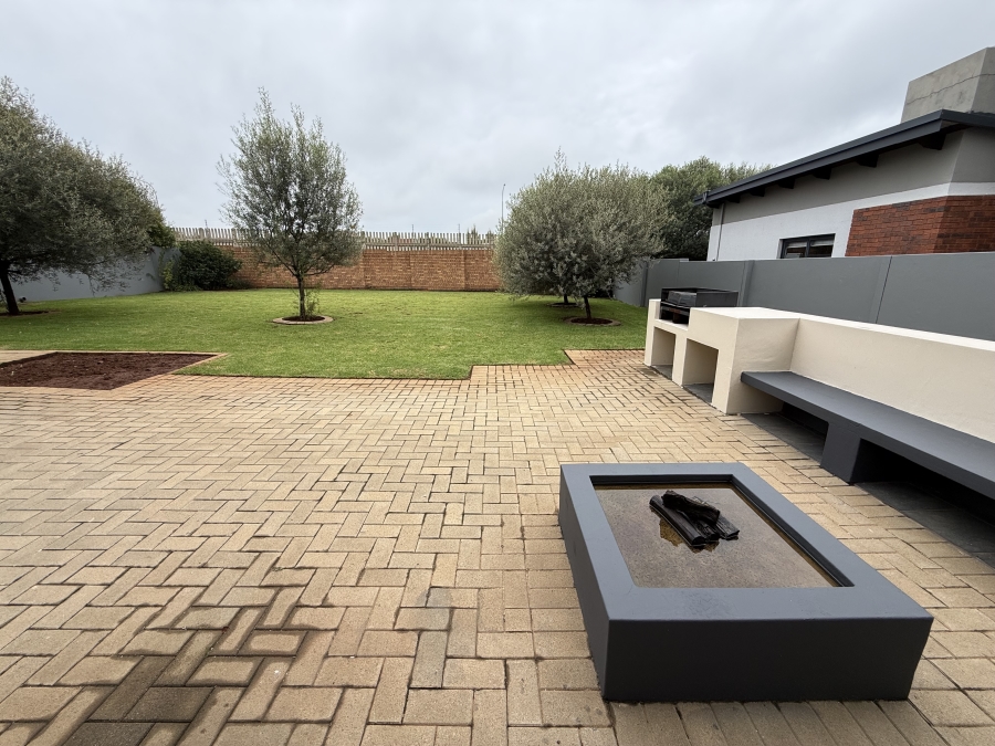 3 Bedroom Property for Sale in Midstream Estate Gauteng