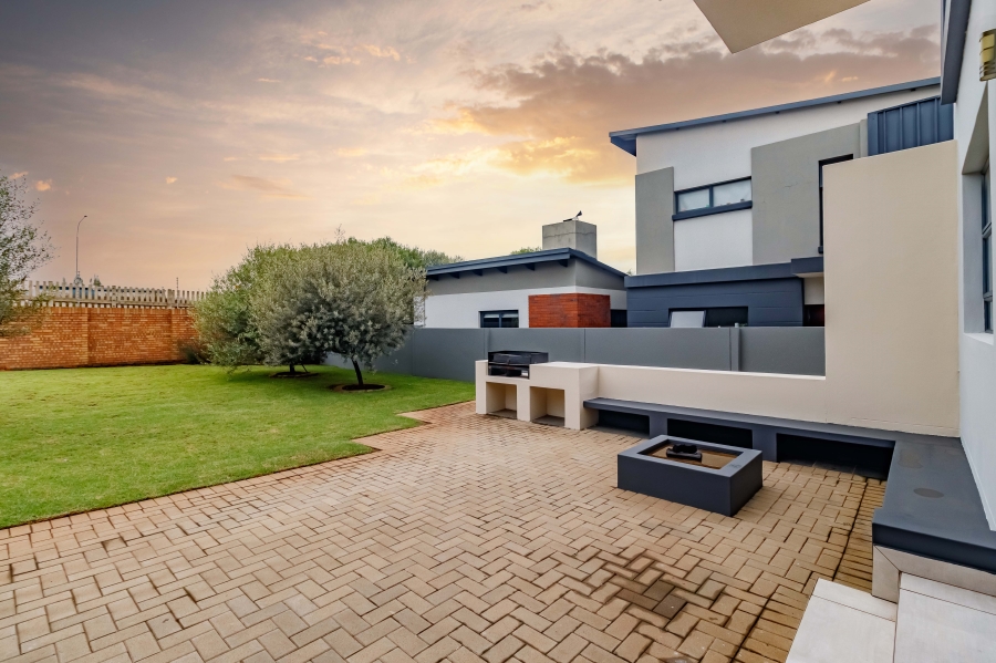 3 Bedroom Property for Sale in Midstream Estate Gauteng