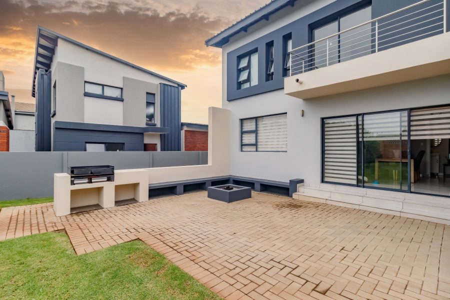3 Bedroom Property for Sale in Midstream Estate Gauteng